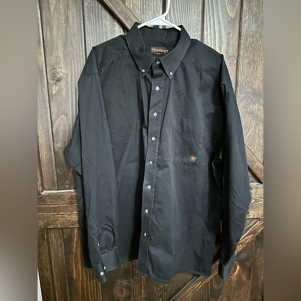 100% cotton ARIAT men’s black button up shirt, brand new